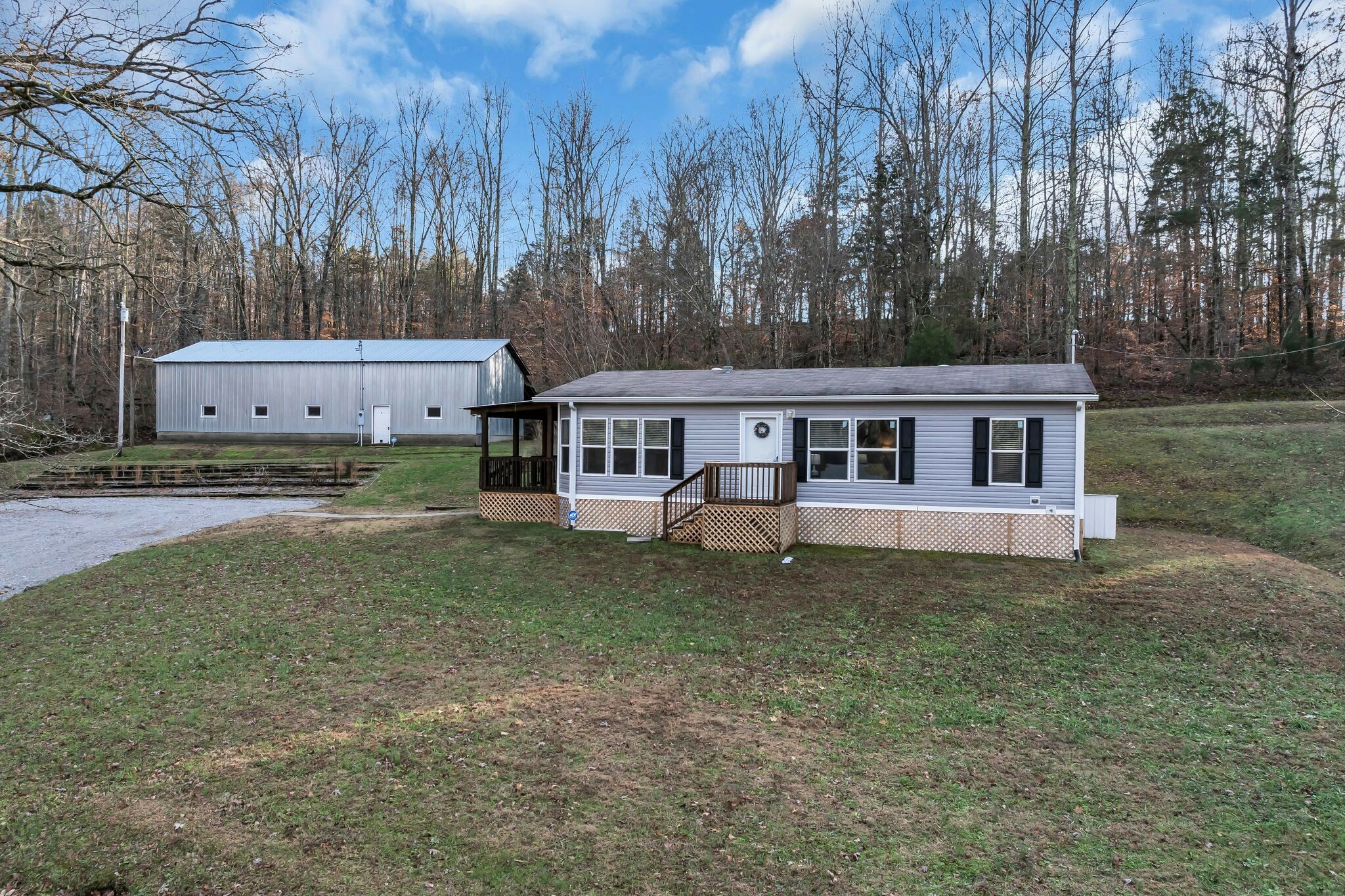 Property Photo: 805 Harris Rd TN 37055