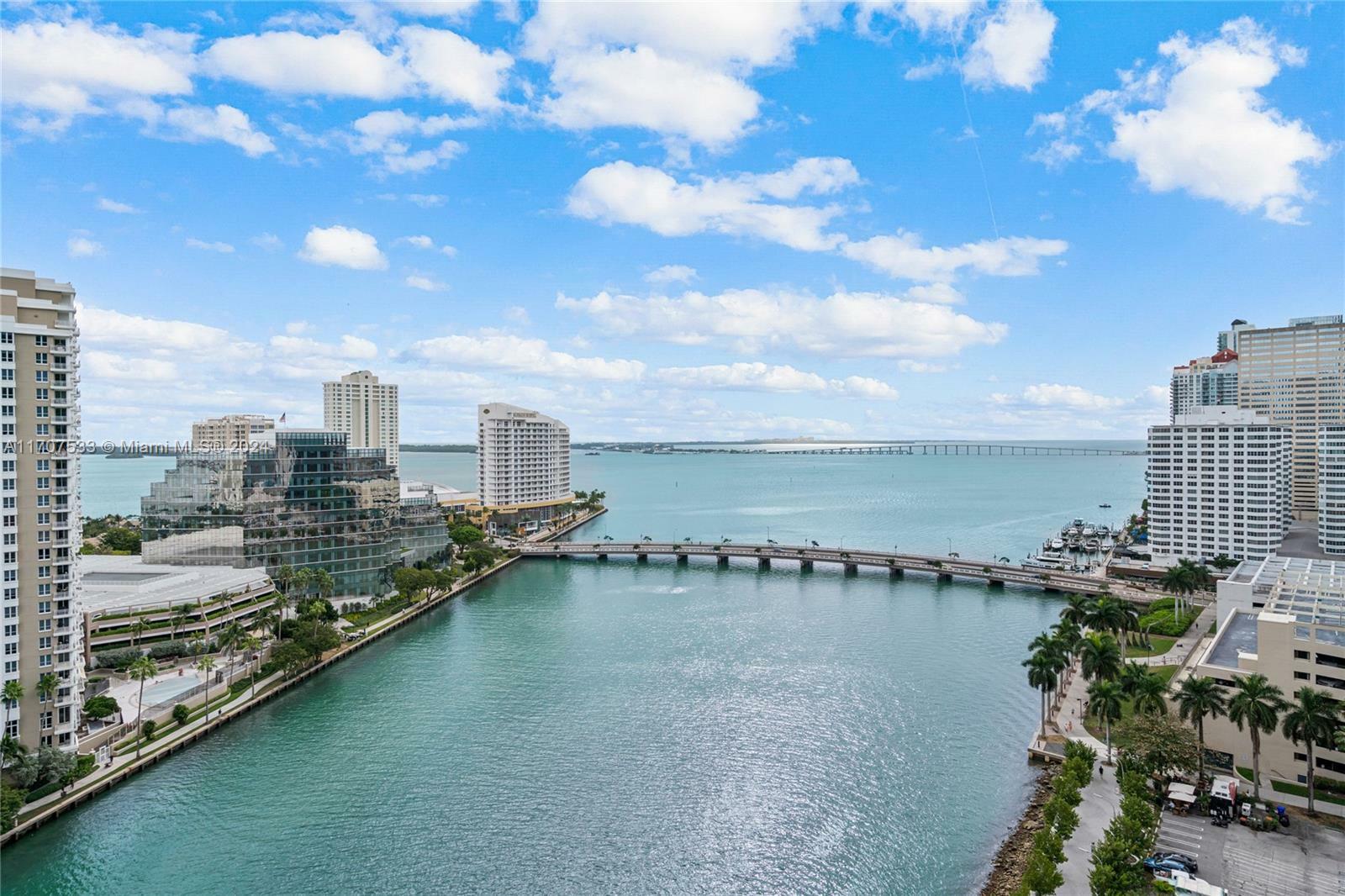 Property Photo:  495 Brickell Ave 1702  FL 33131 