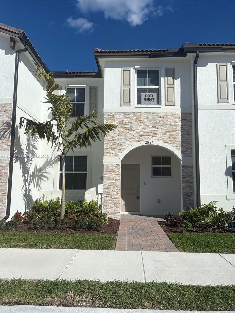 Property Photo: 2881 SE 25th Rd 2881 FL 33035