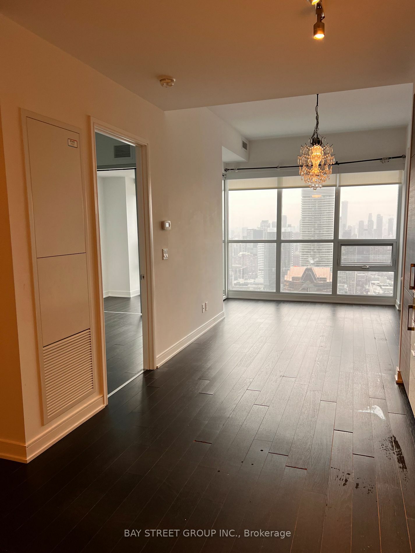 Property Photo:  88 Scott St 5203  ON M5E 0A9 