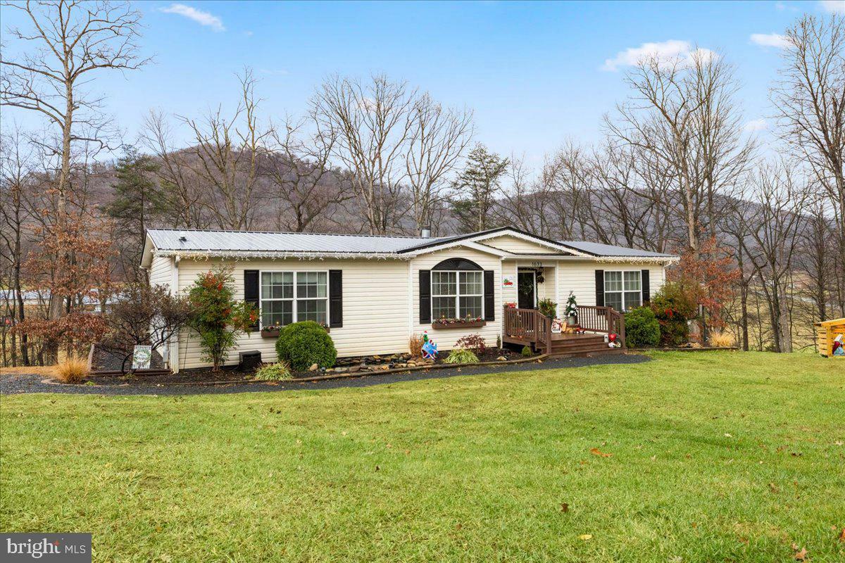 Property Photo:  1633 Snyderville Road  WV 26818 