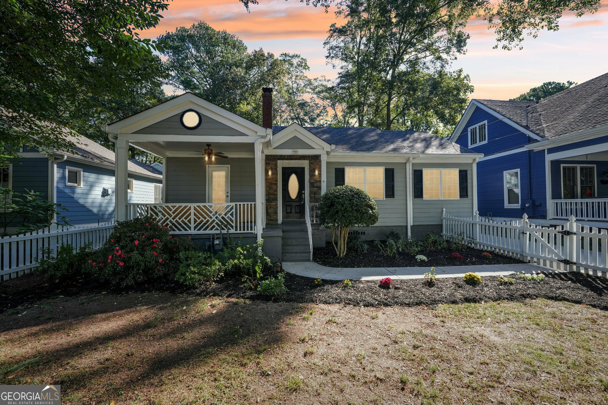 Property Photo:  910 E Lake Drive  GA 30030 