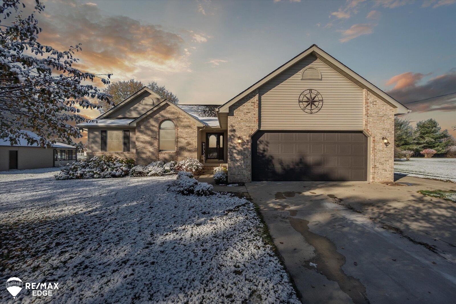 Property Photo:  5195 Dillon Road  MI 48433 