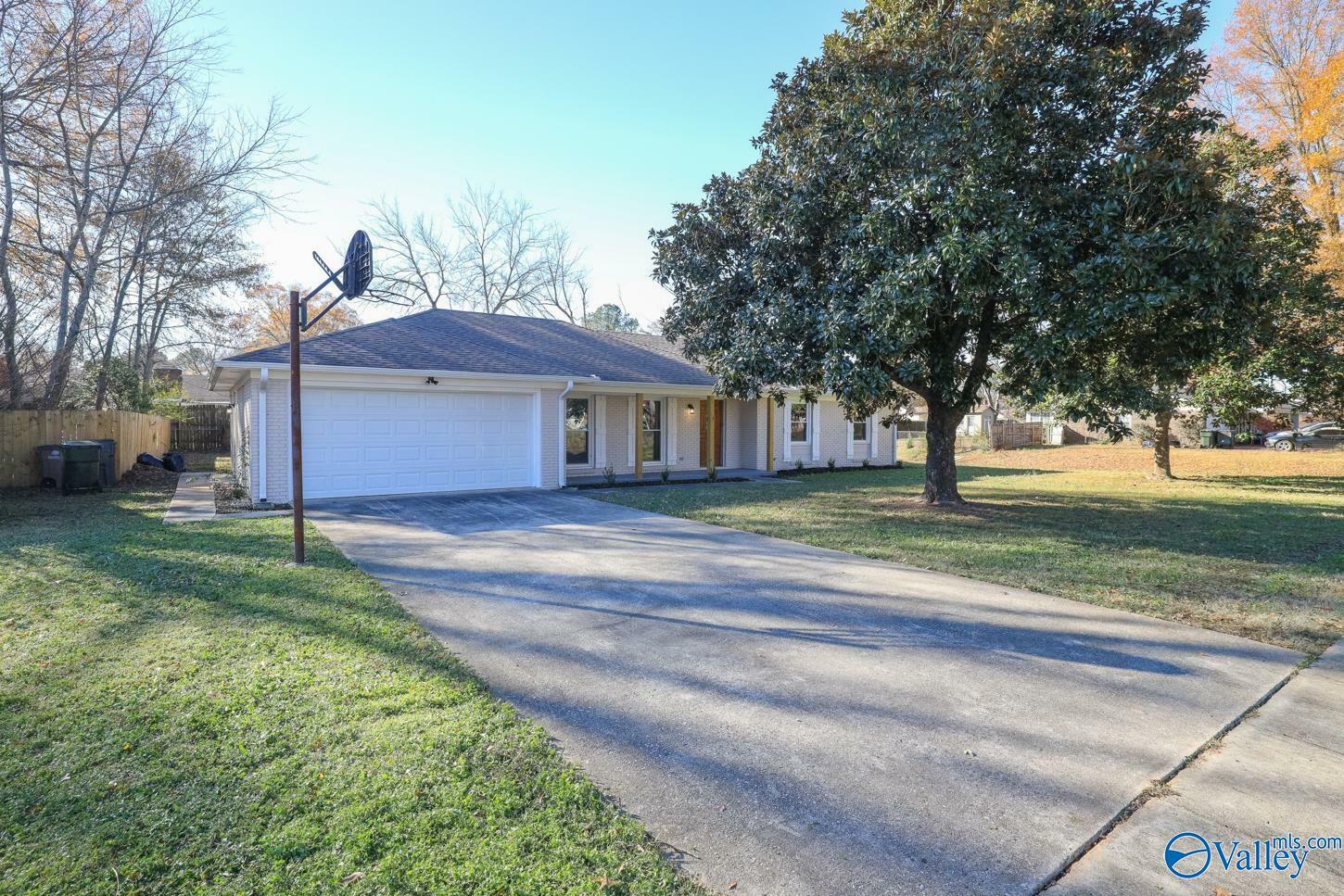 Property Photo:  1613 8th Street  AL 35601 