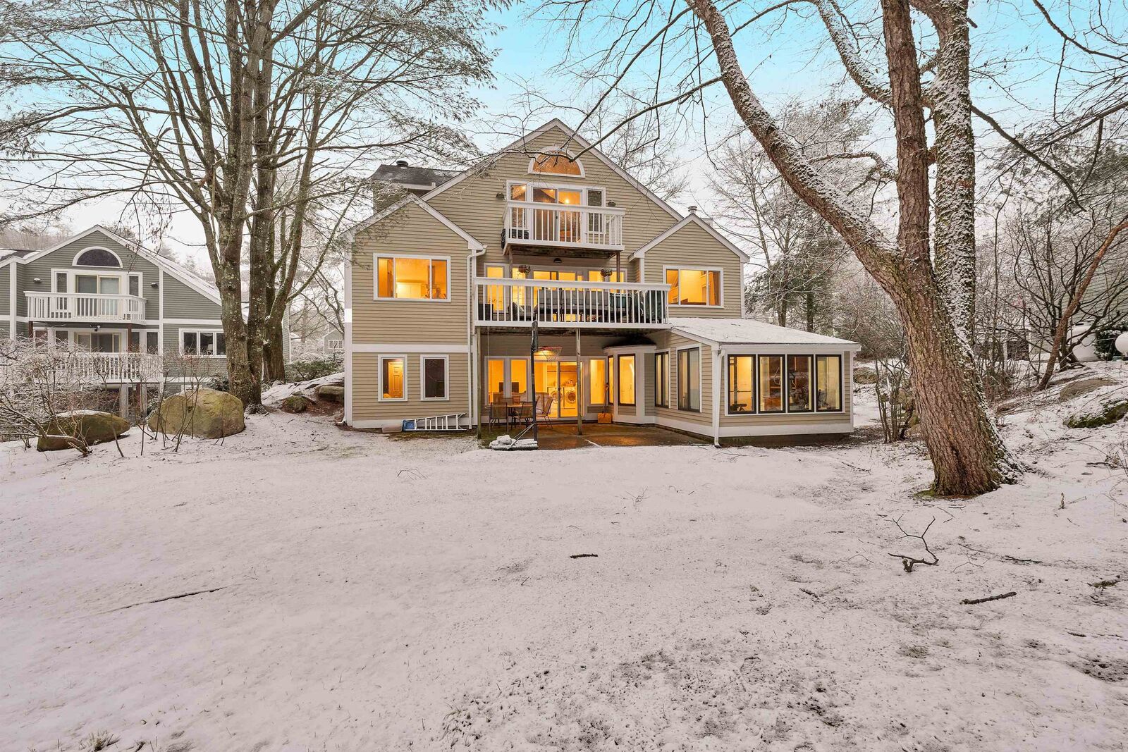 Property Photo: 115 Chase Way NH 03104