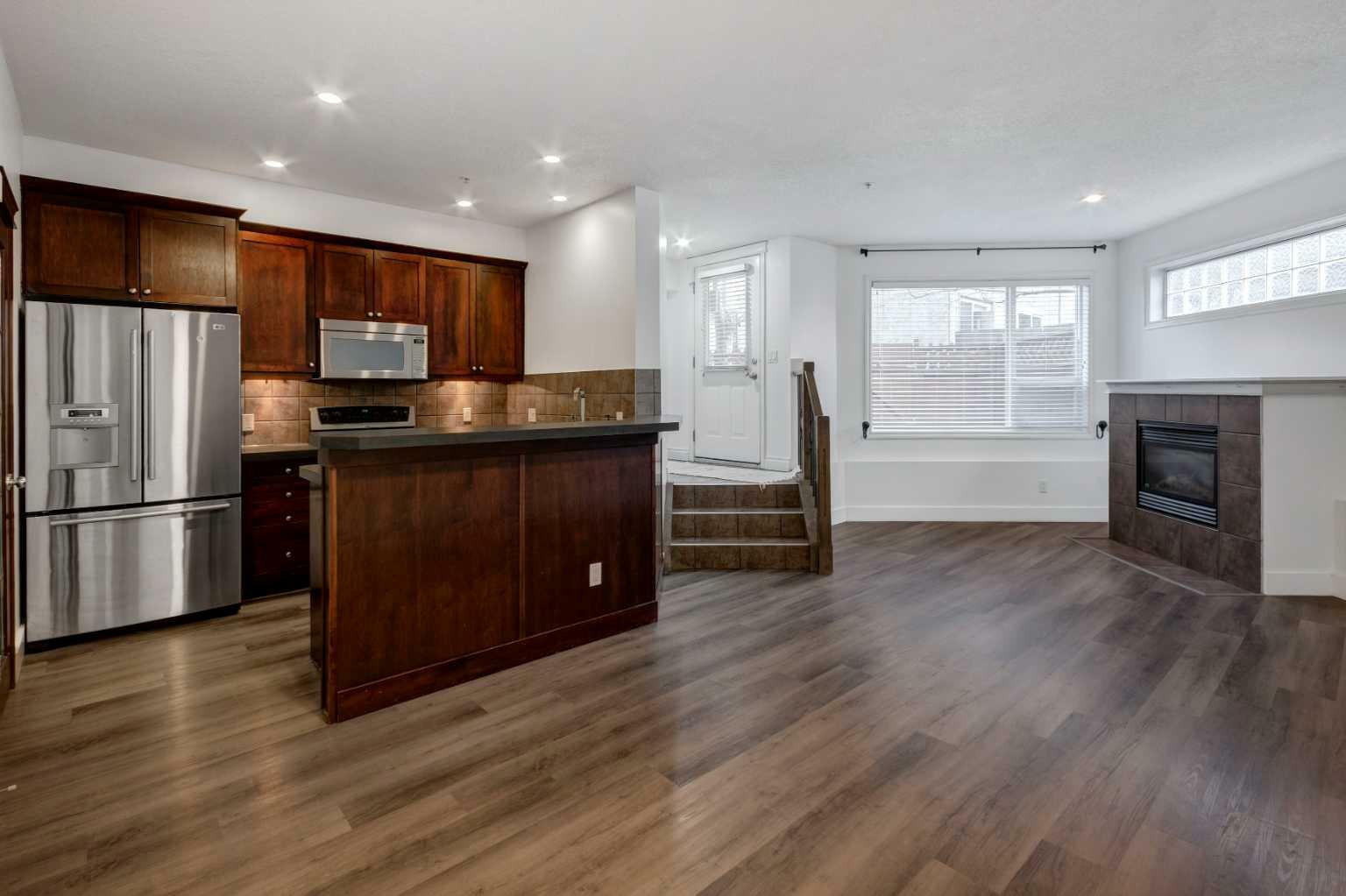 2040 35 Avenue SW 21  Calgary AB T2T 2E1 photo