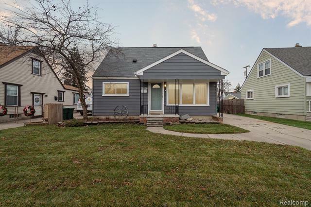 Property Photo:  29016 Bridge Street  MI 48135 