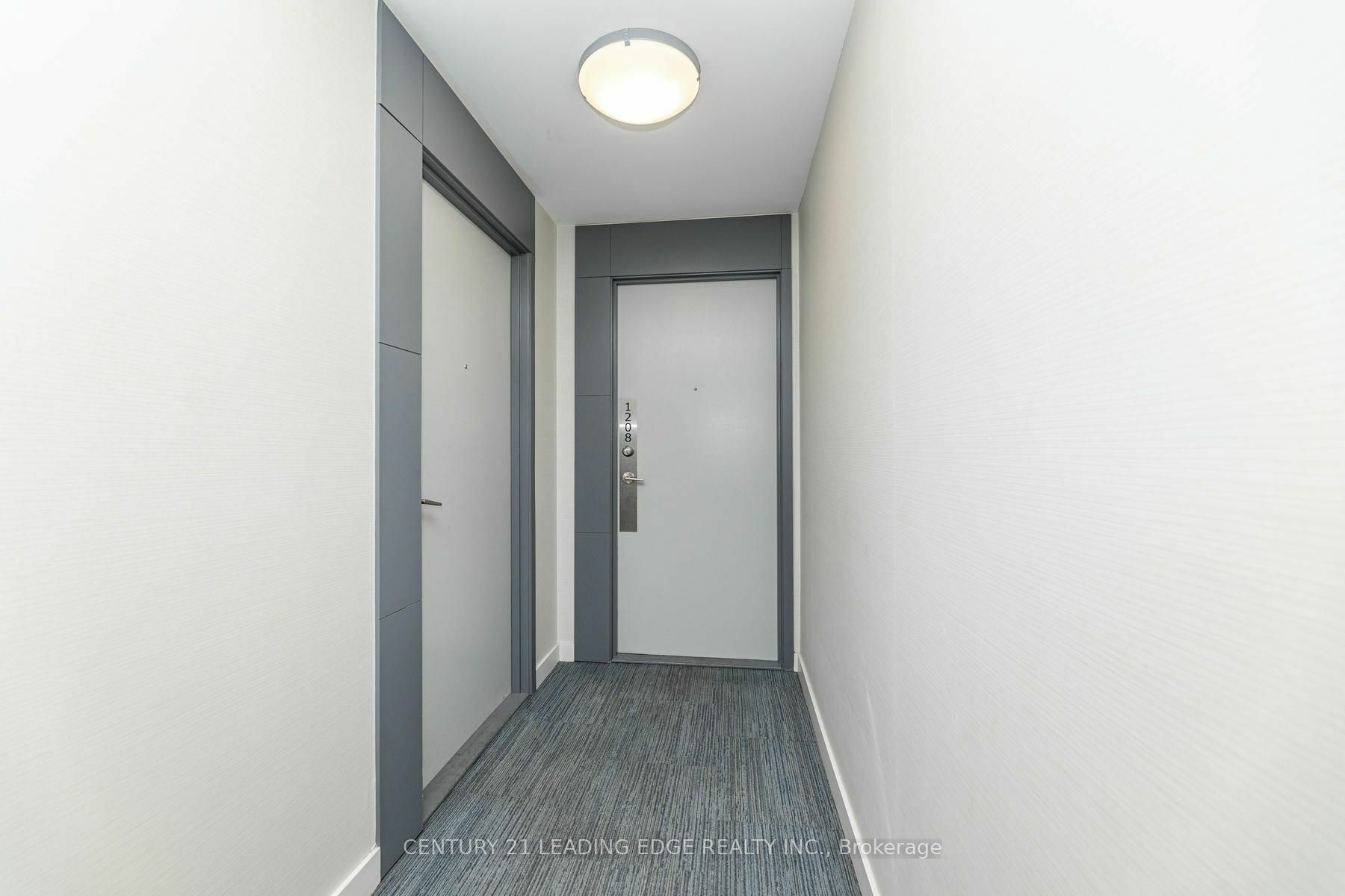 Property Photo:  55 Oneida Cres W 1208  ON L4B 0E8 