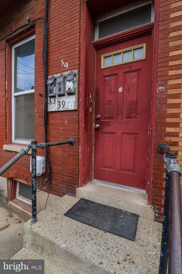 Property Photo:  39 S Hartley Street  PA 17401 