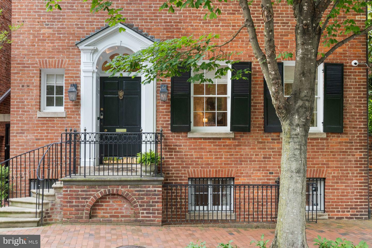 Property Photo:  1671 31st Street NW  DC 20007 