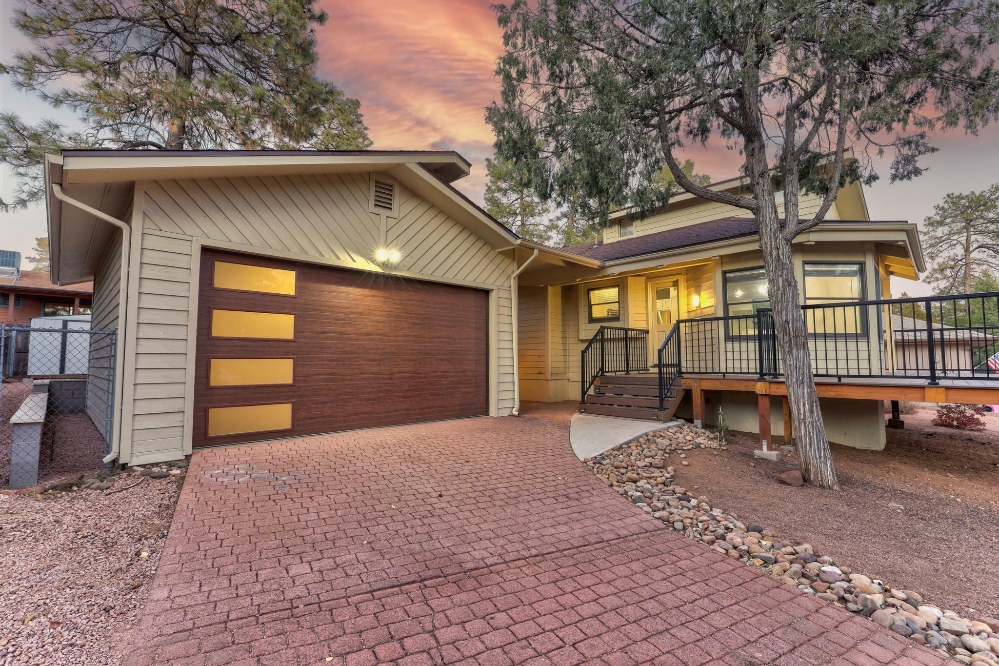 Property Photo:  406 W Sherwood Dr  AZ 85541 