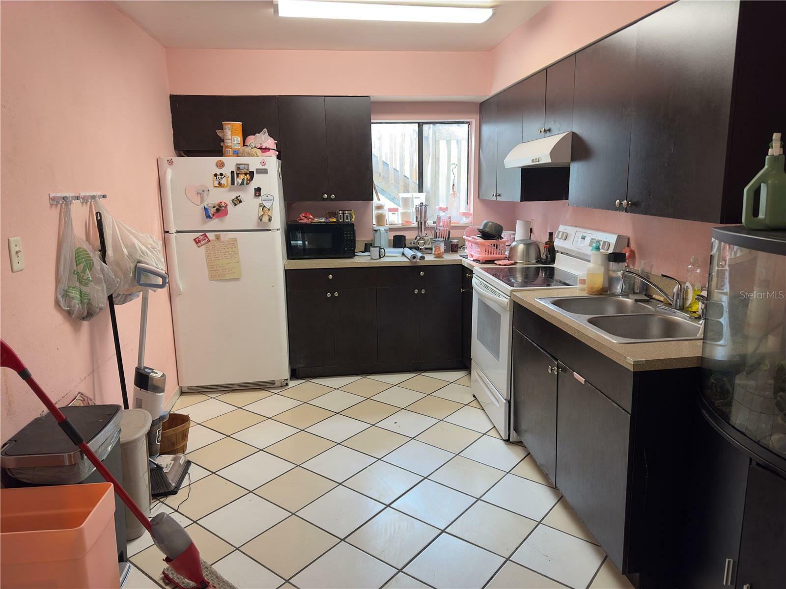 Property Photo:  225 Scottsdale Square 225  FL 32792 