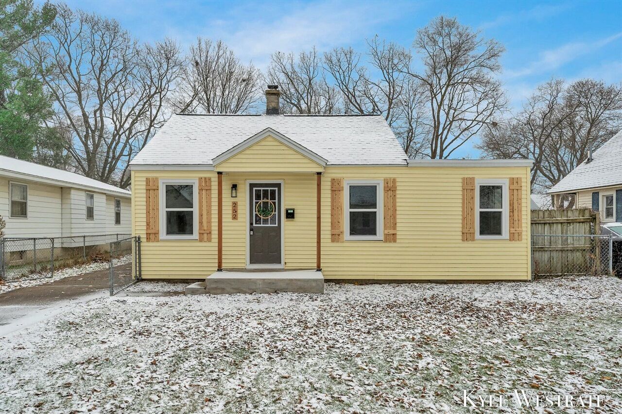 Property Photo: 252 Jean Street MI 49548-4253