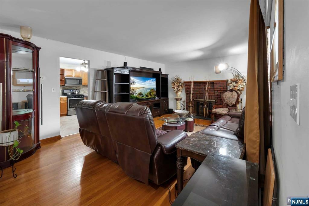 Property Photo:  1391 Franklin Street  NJ 07065 