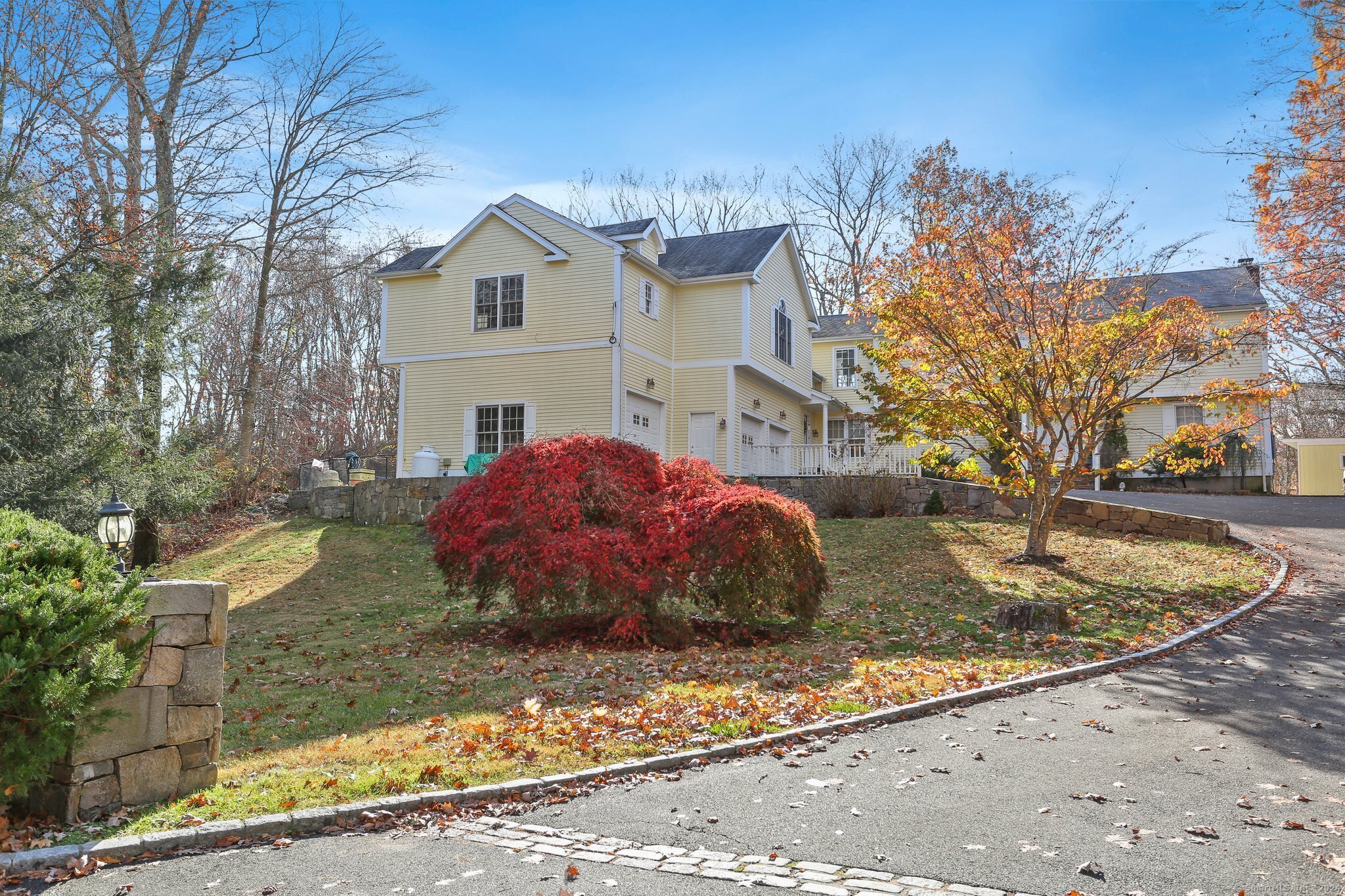 Property Photo:  235 West Haviland Lane  CT 06903 
