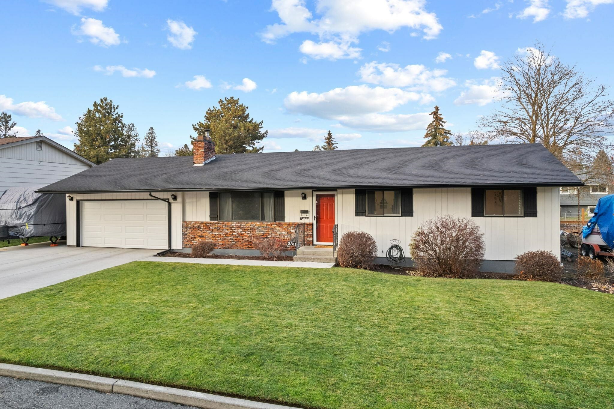 Property Photo: 2311 E 49th Ave WA 99223