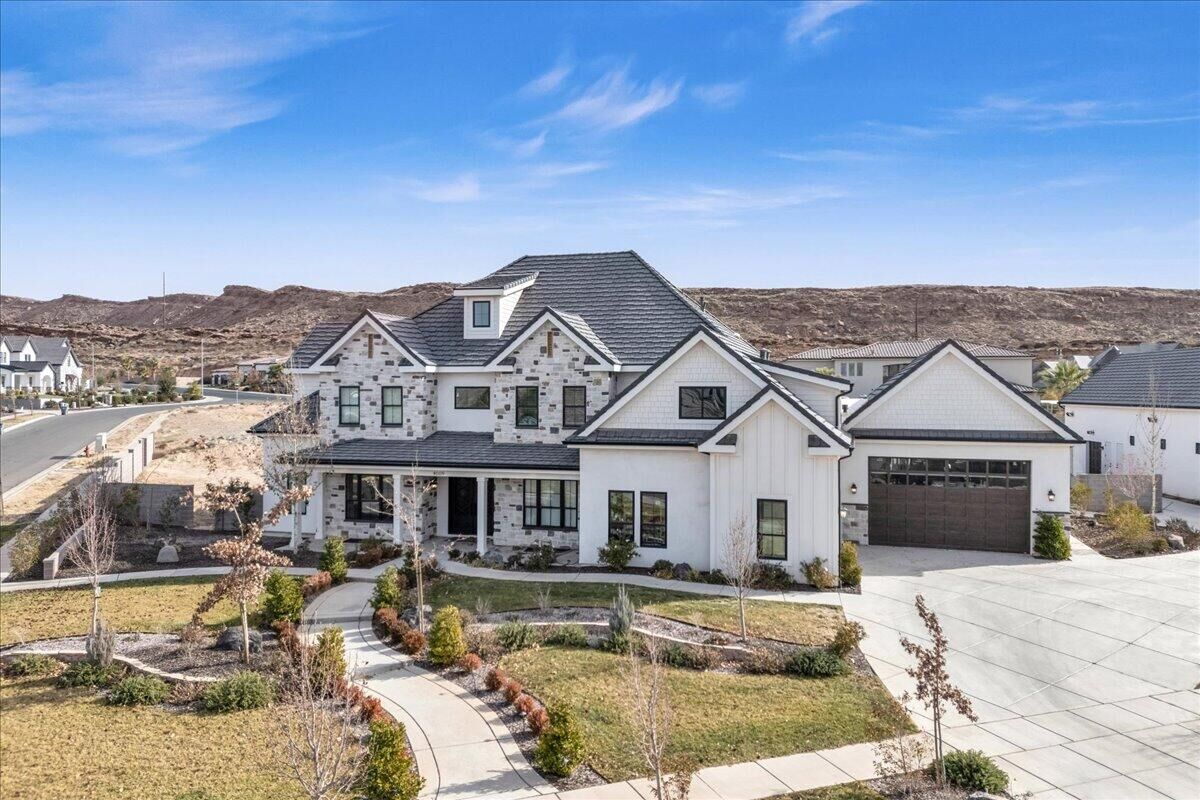 Property Photo: 4009 S 2420 E UT 84790