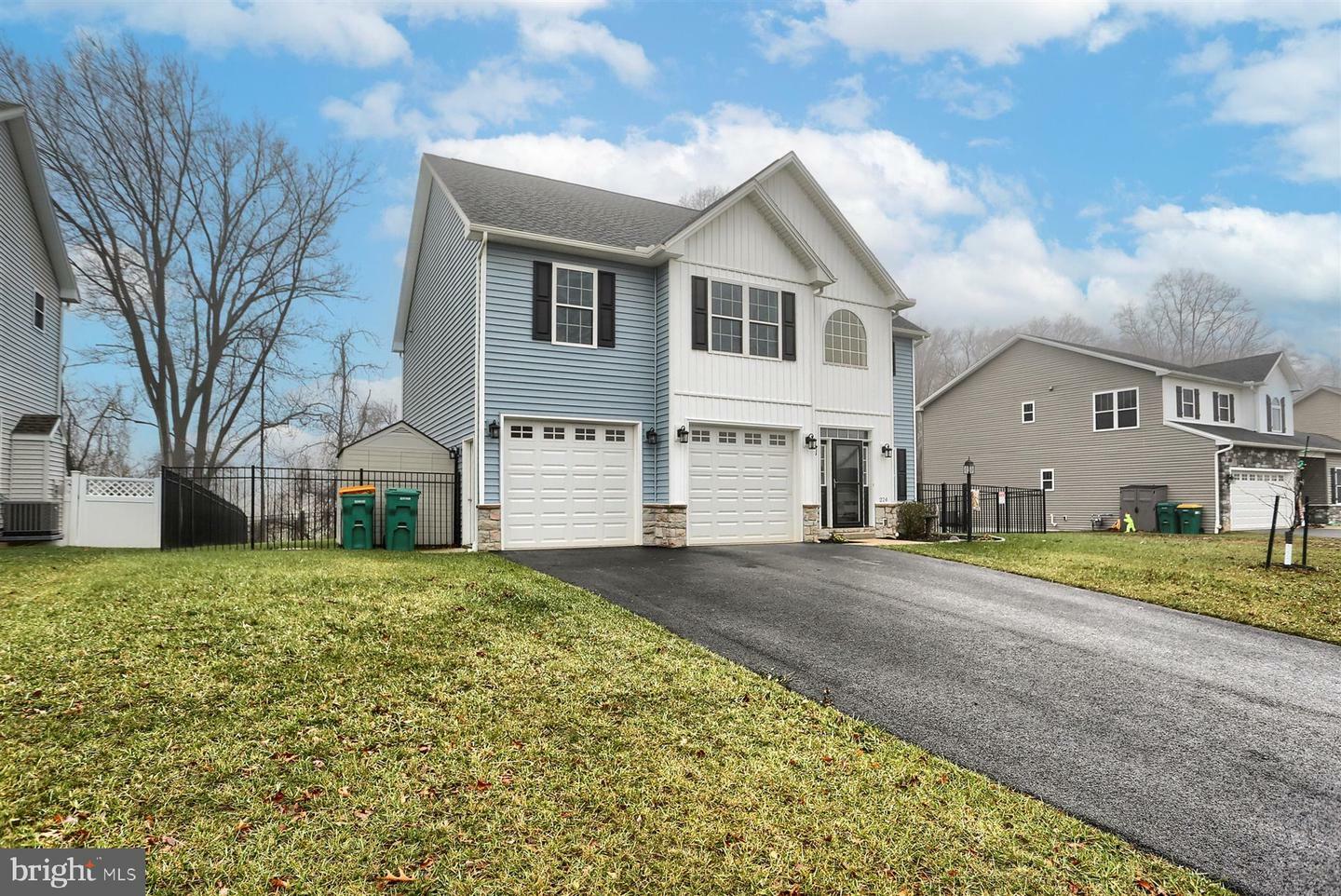 Property Photo:  224 Parkway Drive  PA 17065 