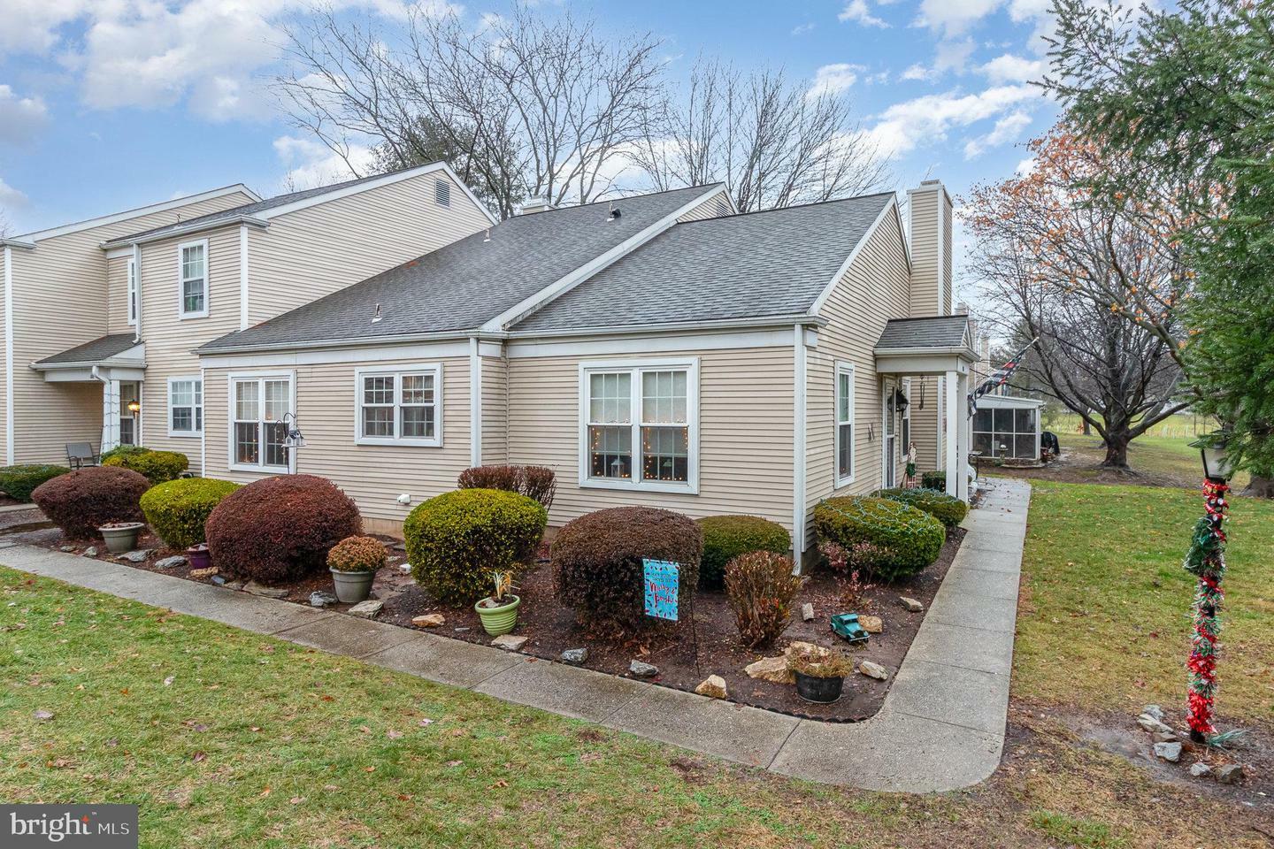 Property Photo:  1110 Cambridge Court  PA 17078 