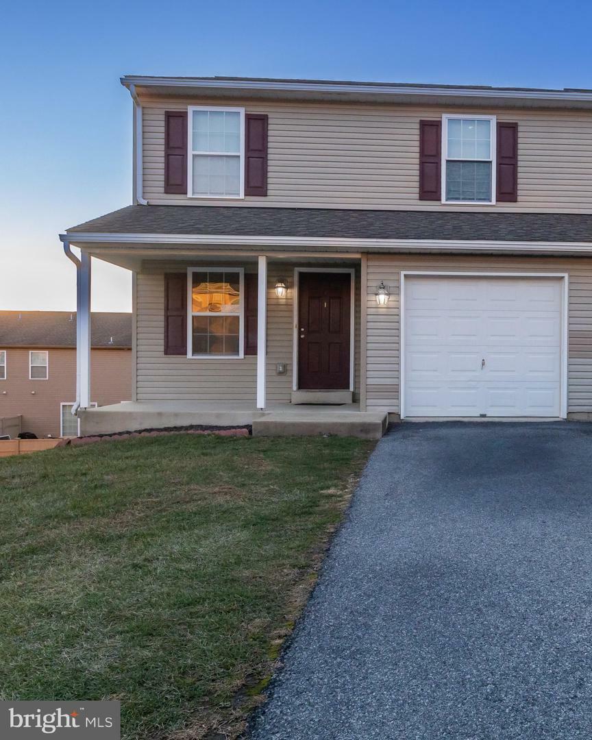 Property Photo:  2820 Mannerchor Road  PA 19560 