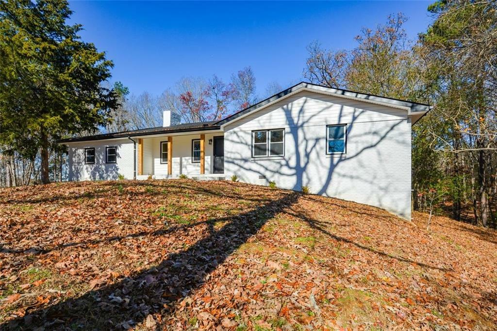 Property Photo:  211 Forsyth Lake Road  GA 30153 