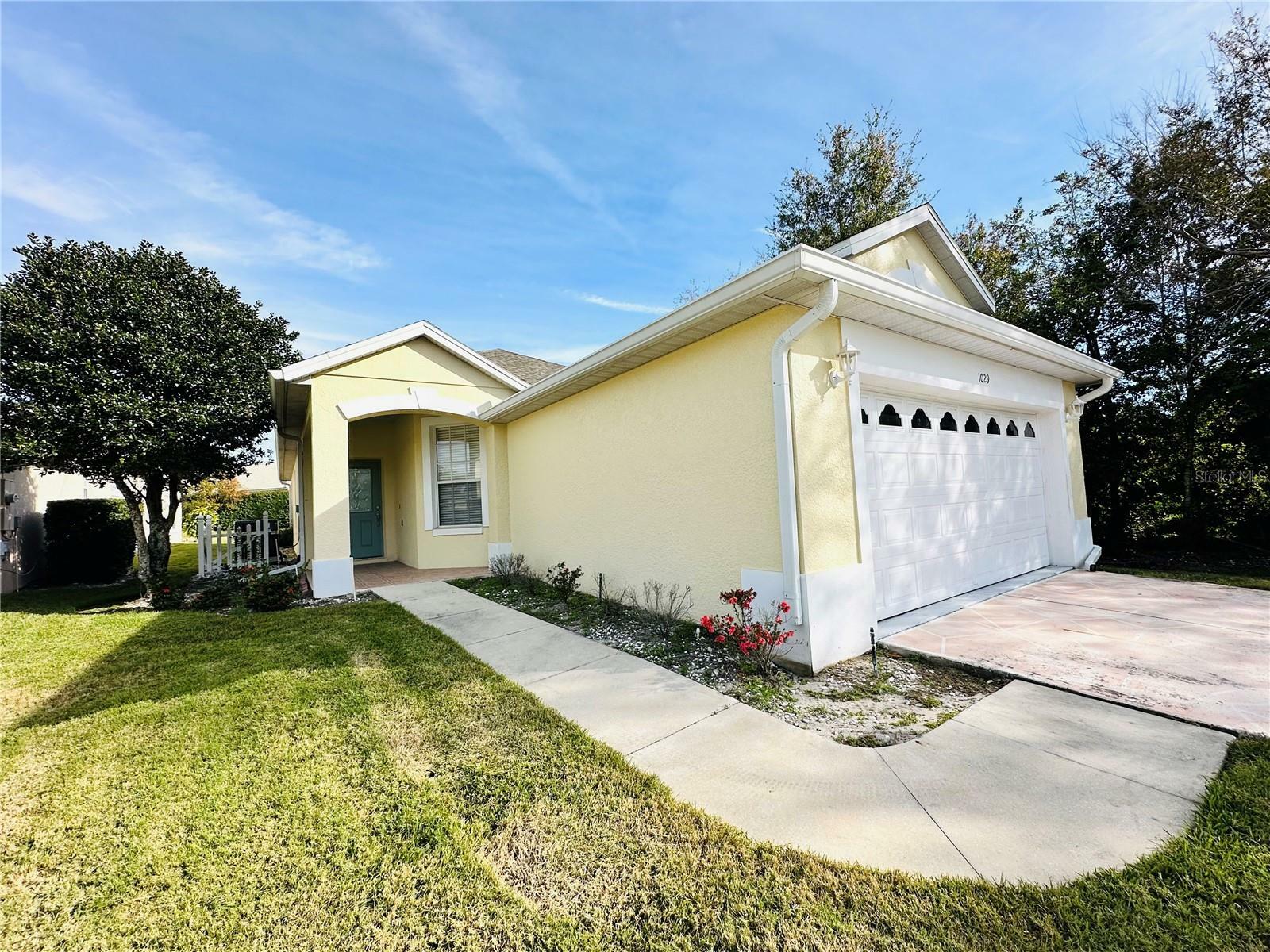 Property Photo:  1029 Saint Ives Court  FL 32757 