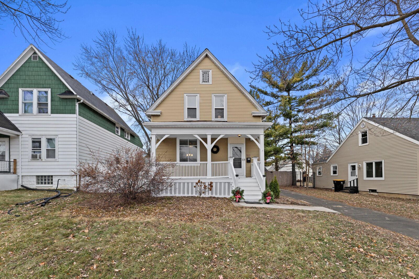 Property Photo:  2621 N Wauwatosa Ave  WI 53213 