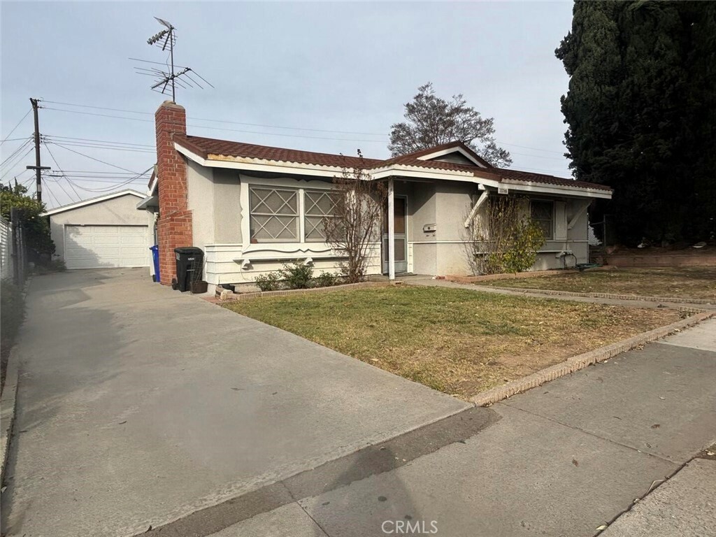 Property Photo: 15709 Lemon Drive CA 90604