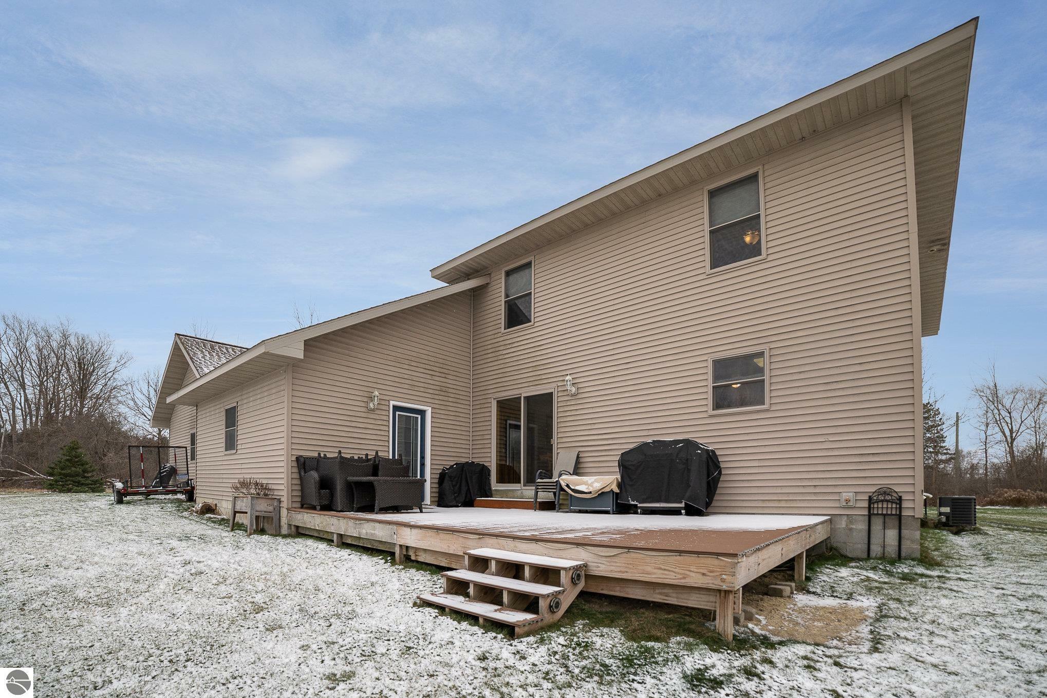 Property Photo:  2575 E Deerfield  MI 48858 