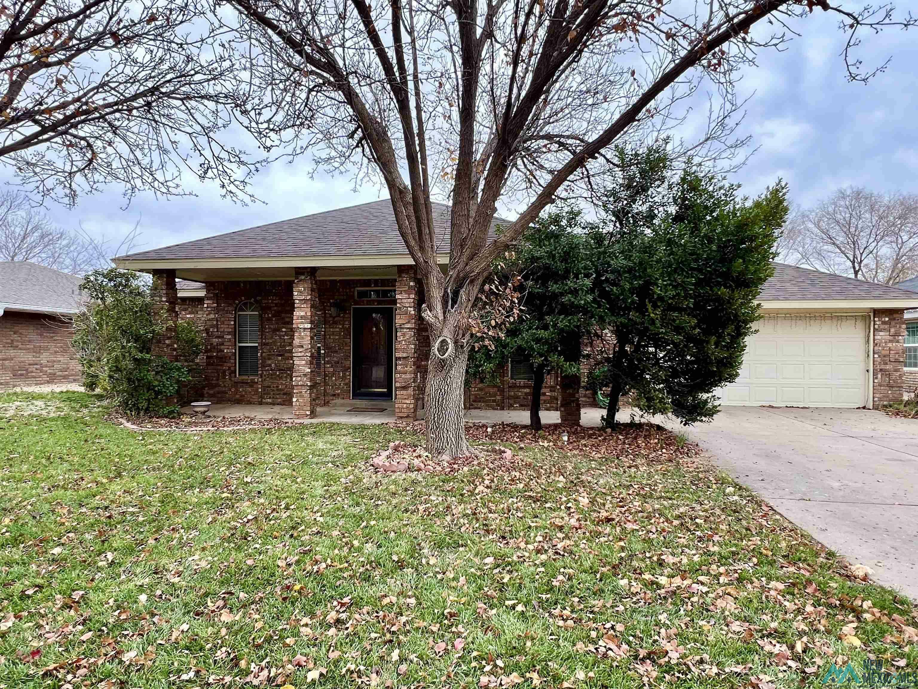 Property Photo: 408 Chanticleer Place NM 88101