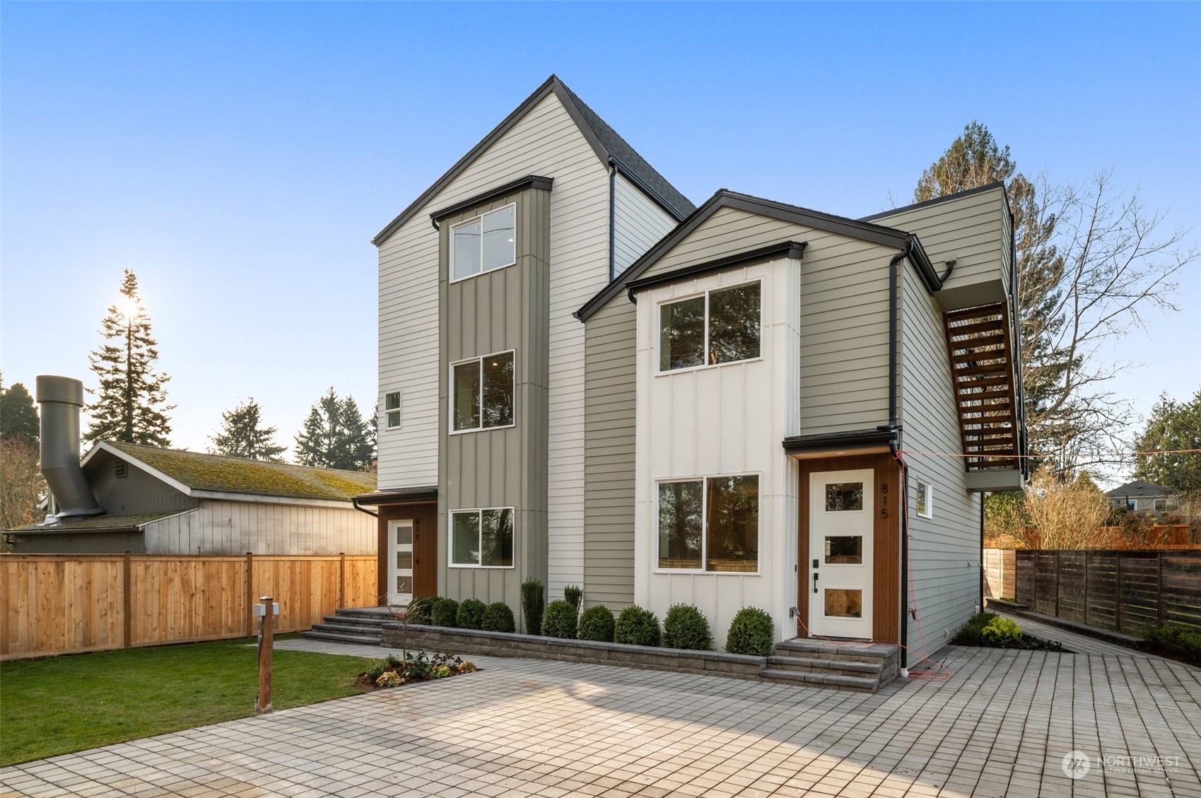 Property Photo:  815 N 115th Street  WA 98133 