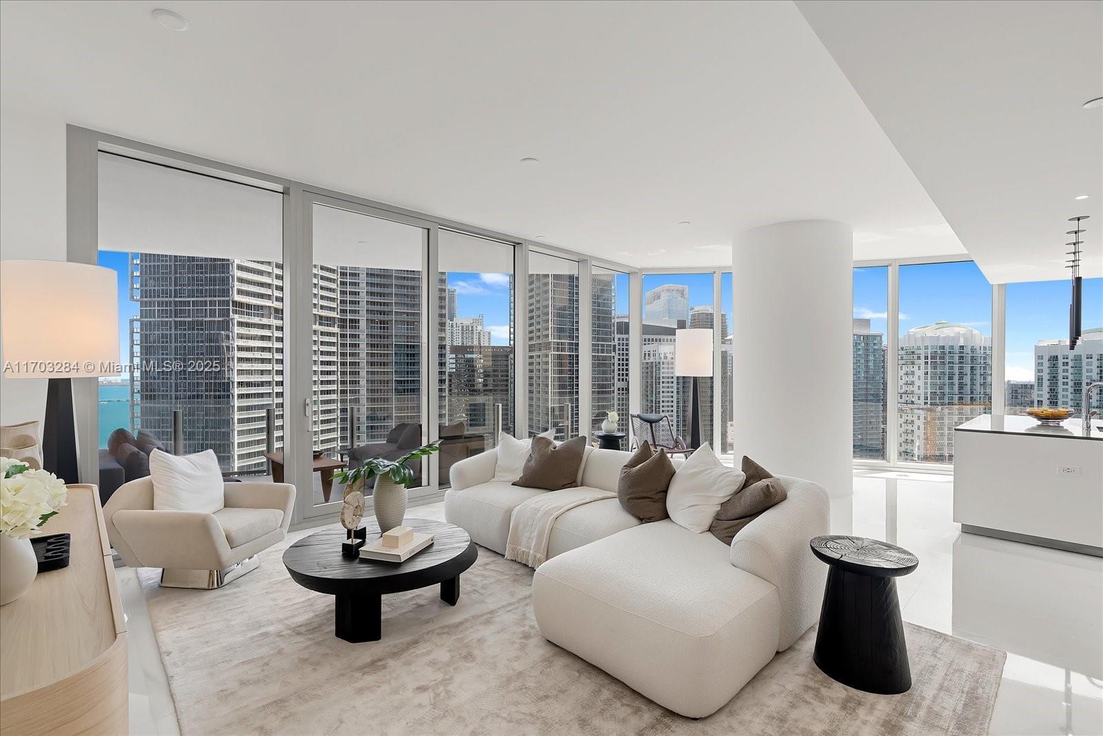 Property Photo: 300 Biscayne Blvd Way 3407 FL 33131