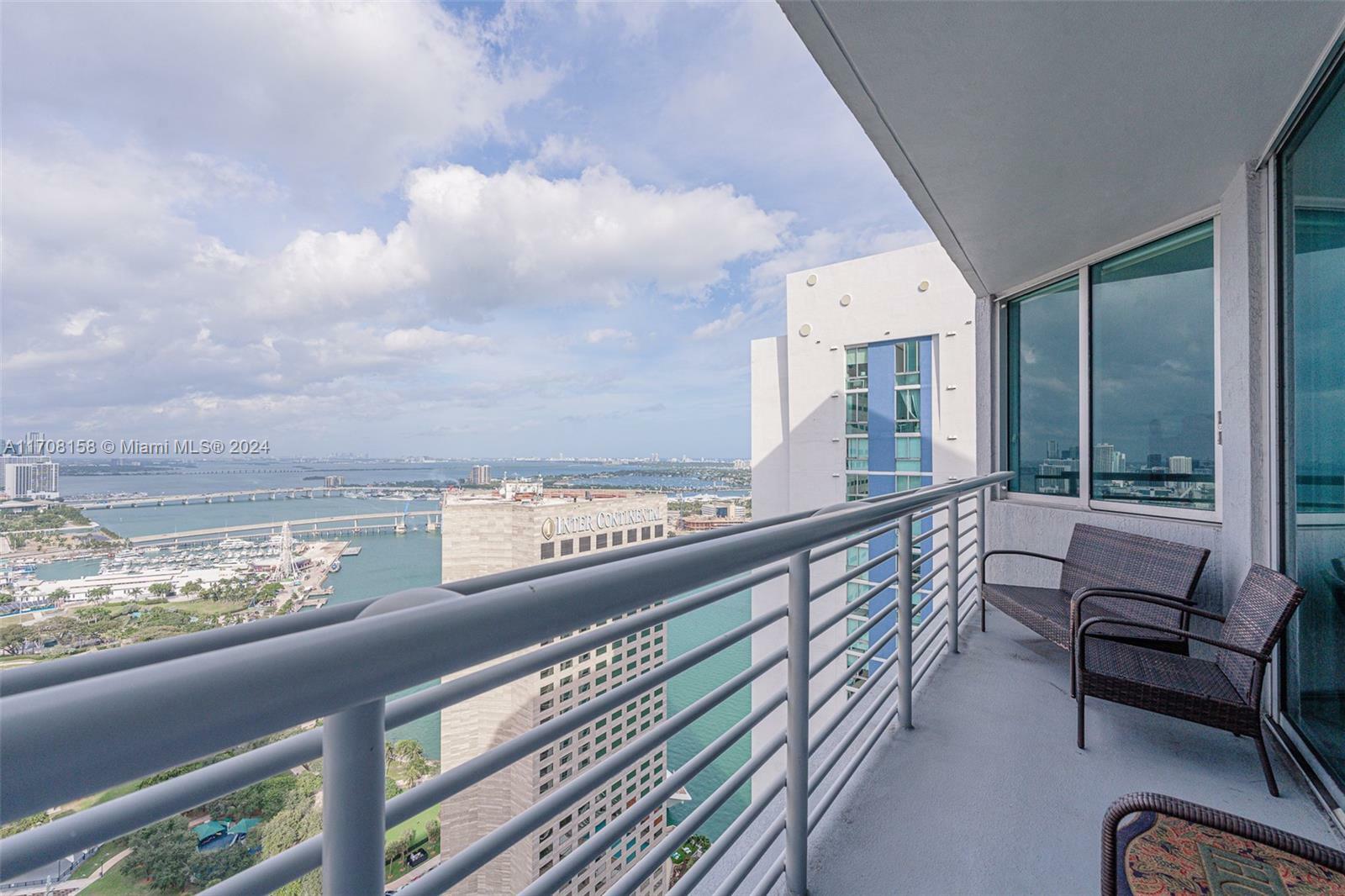 Property Photo:  325 S Biscayne Blvd 4222  FL 33131 