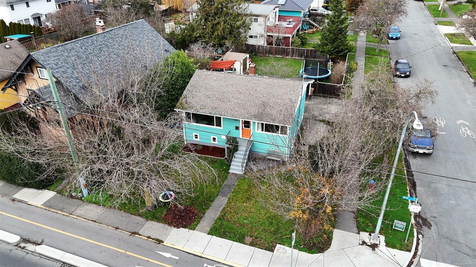 Property Photo:  1354 Bay St  BC V8R 2A5 