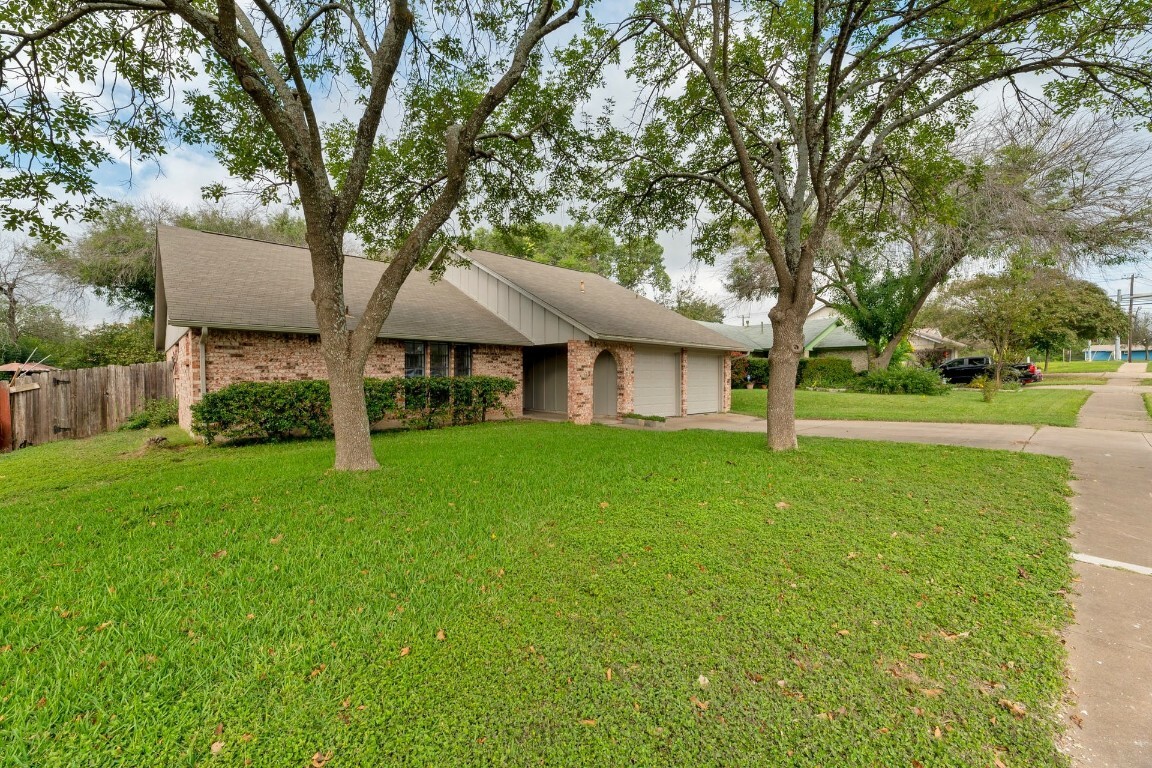 Property Photo:  10808 Parkfield Drive  TX 78758 