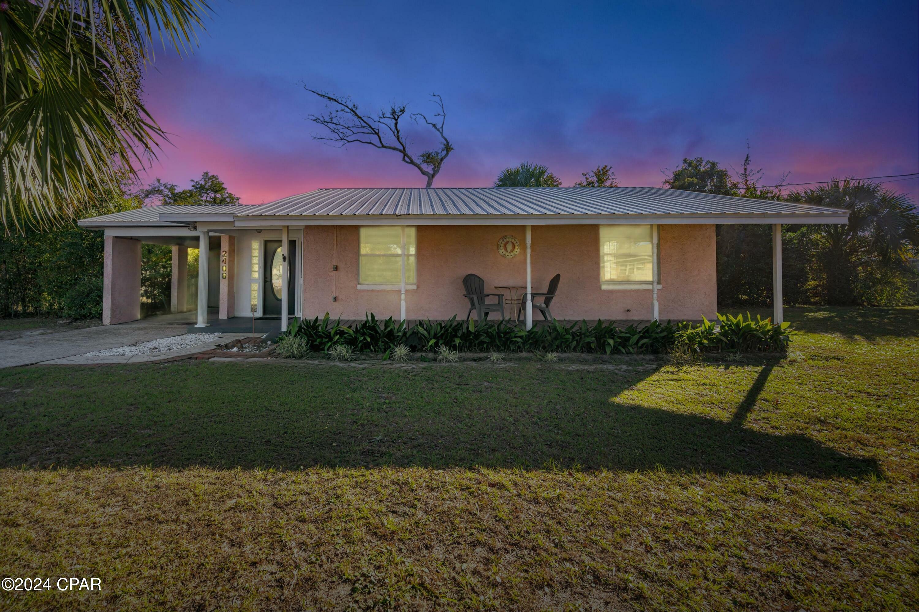 Property Photo:  2406 Sewanee Street  FL 32444 