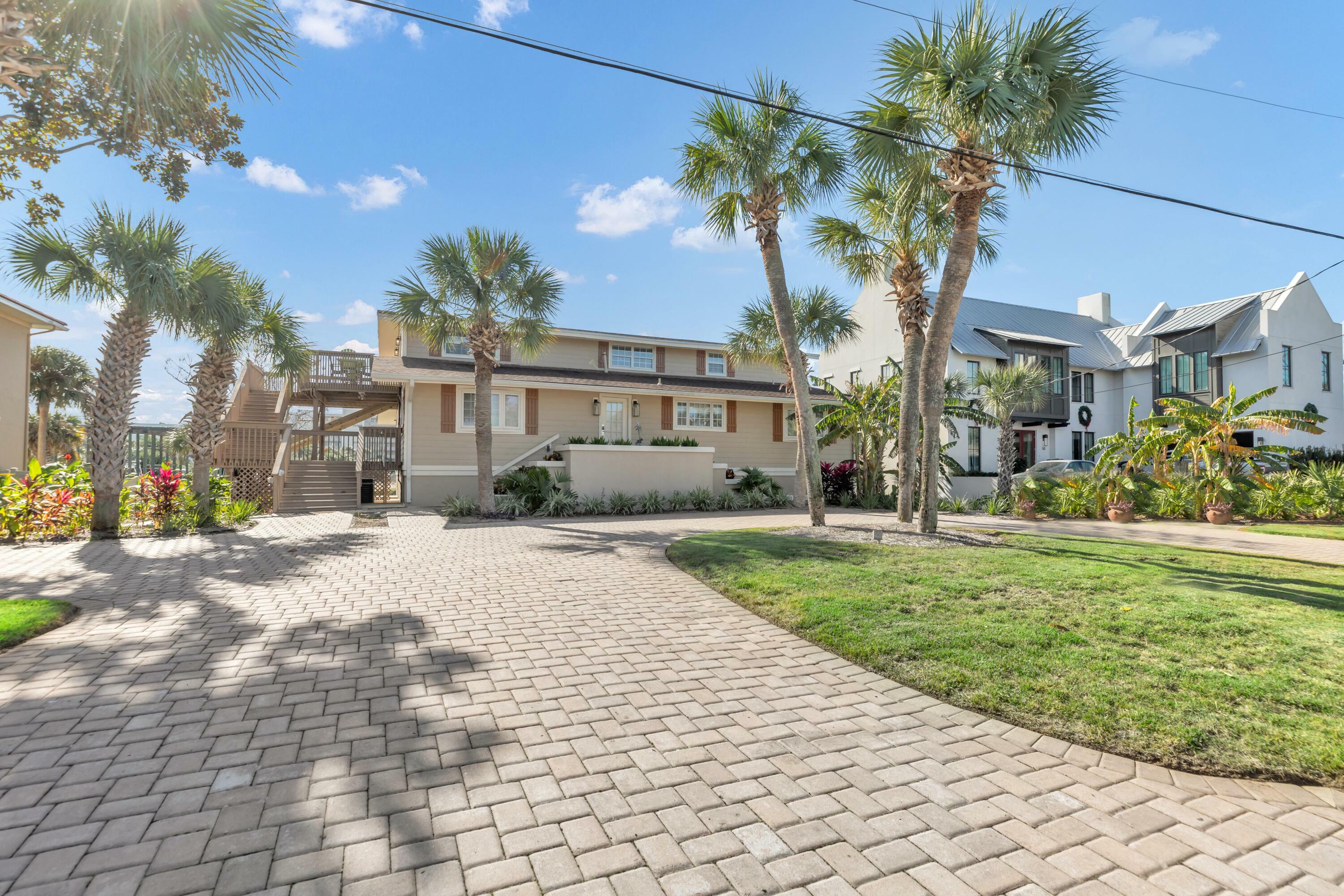 Property Photo: 514 Vera Cruz Drive FL 32541