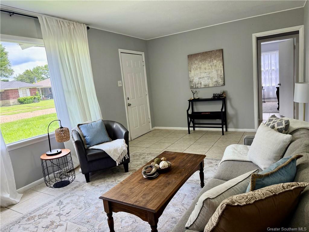 Property Photo: 1604 California Street LA 70607