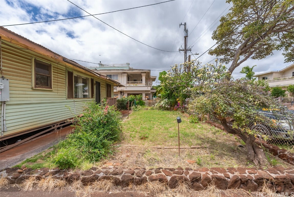 Property Photo:  94-1155 Limahana Street  HI 96797 