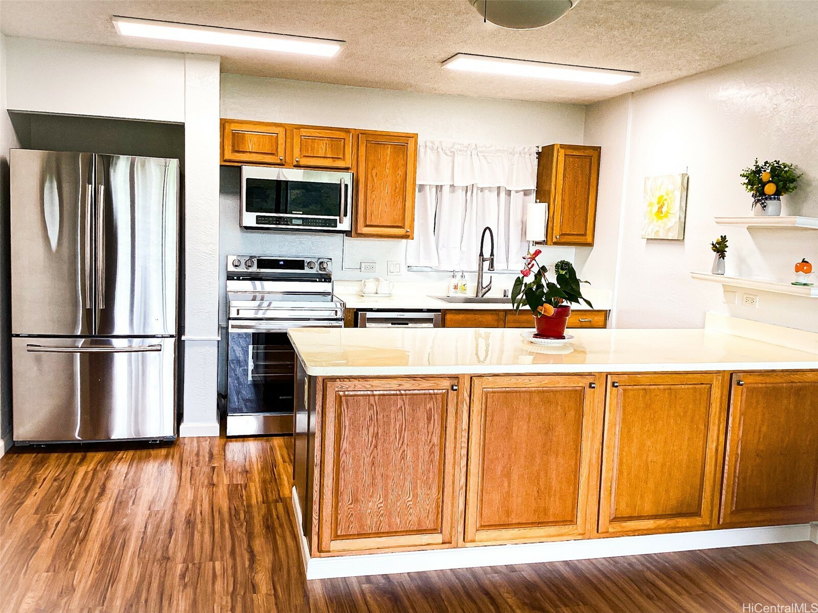 98-707 Iho Place 2102  Aiea HI 96701 photo