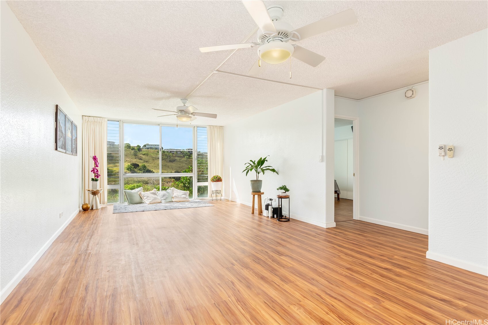 98-707 Iho Place 2102  Aiea HI 96701 photo
