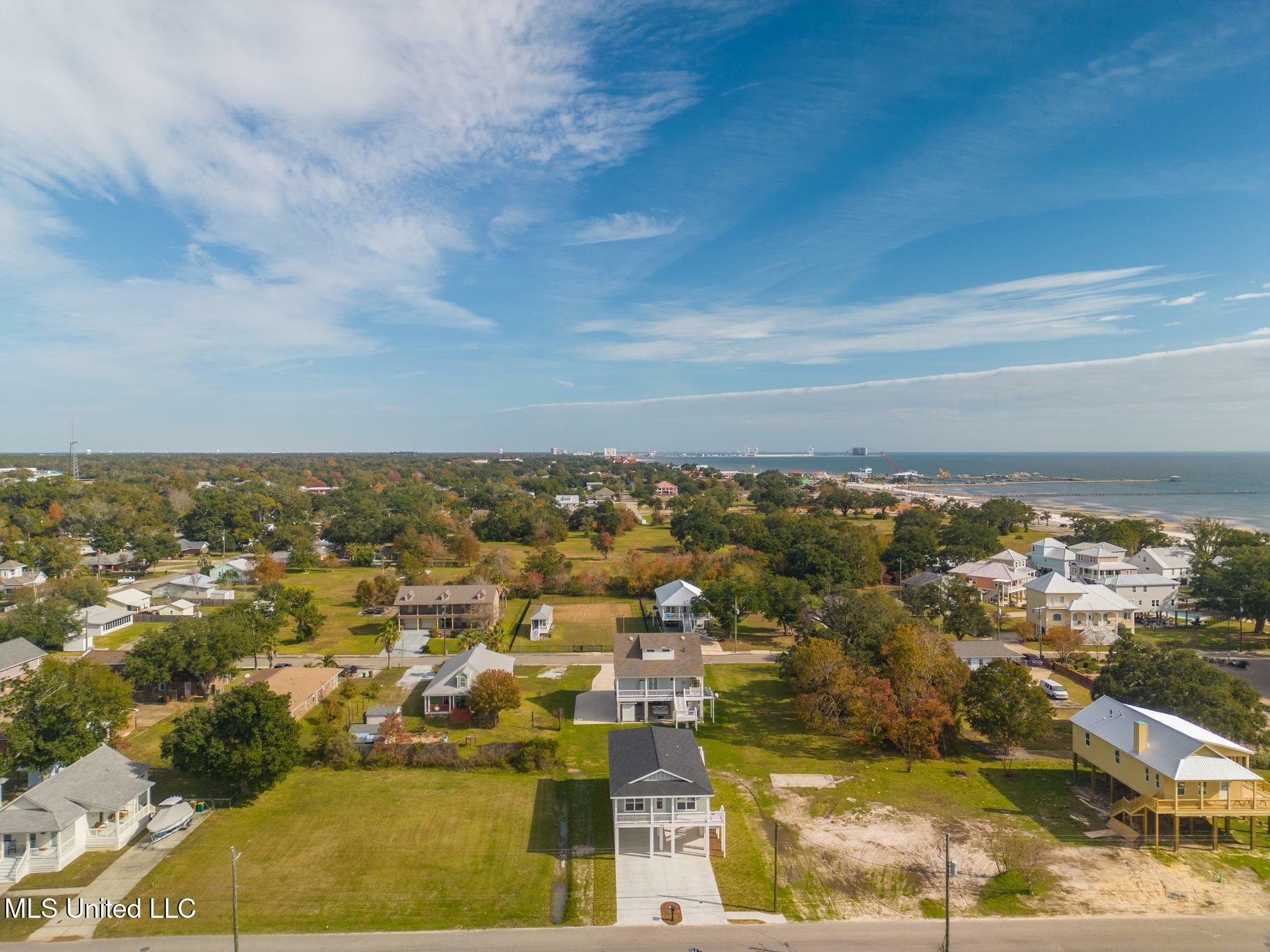 Property Photo:  421 S Girard Avenue  MS 39560 