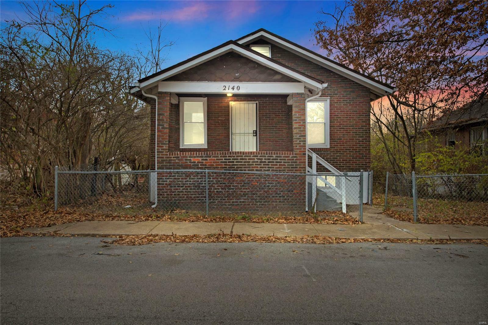 Property Photo:  2140 Crescent Avenue  MO 63121 