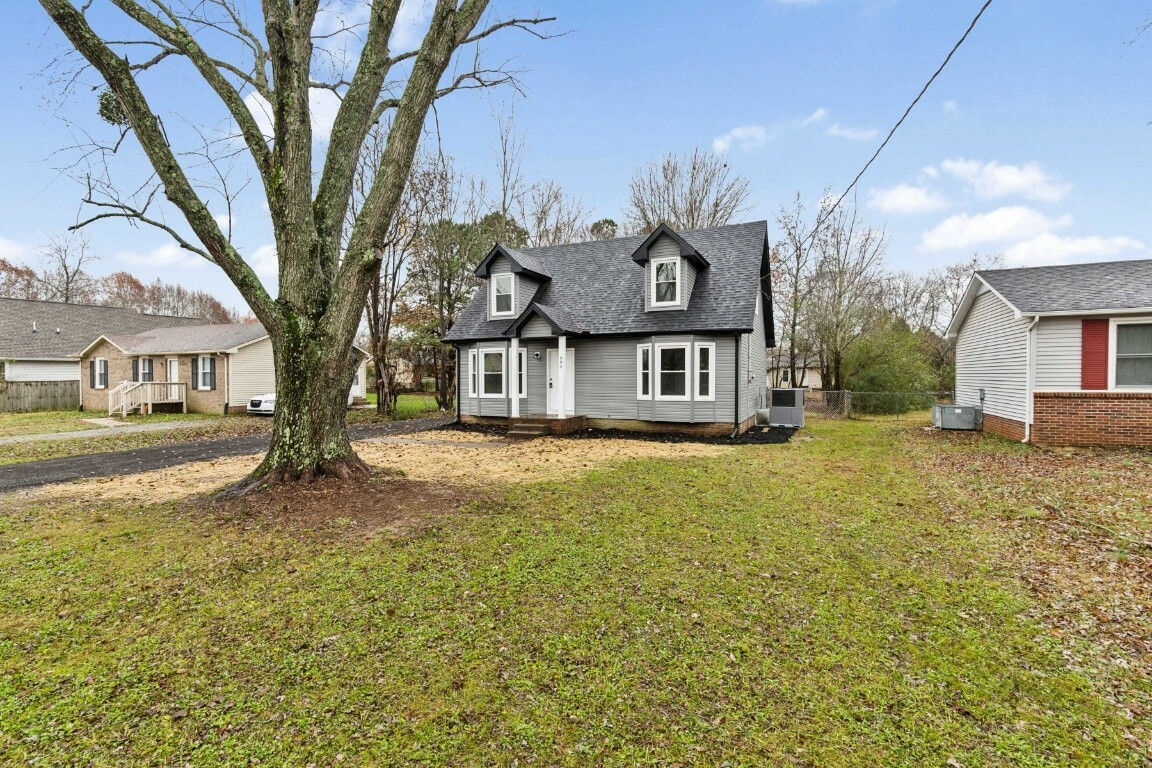 Property Photo:  684 Debbie Dr  TN 37042 