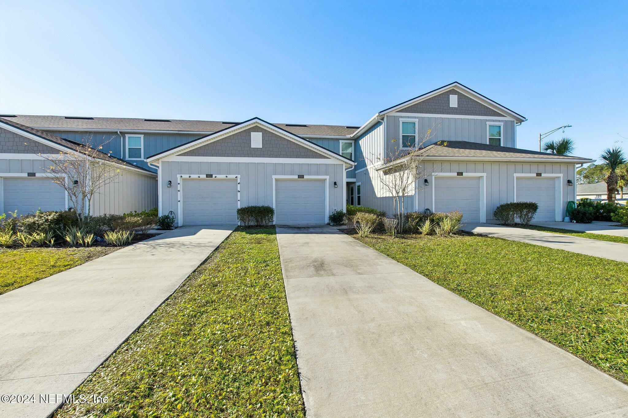 Property Photo:  939 Capitol Parkway  FL 32218 