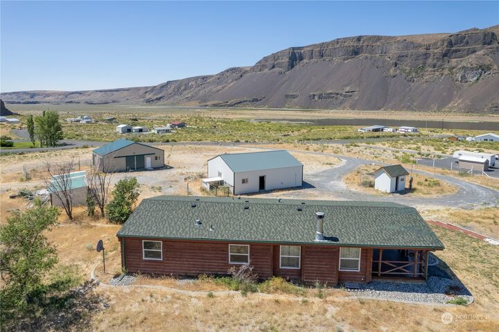 Property Photo:  24947  Lake Lenore Drive NW  WA 98851 