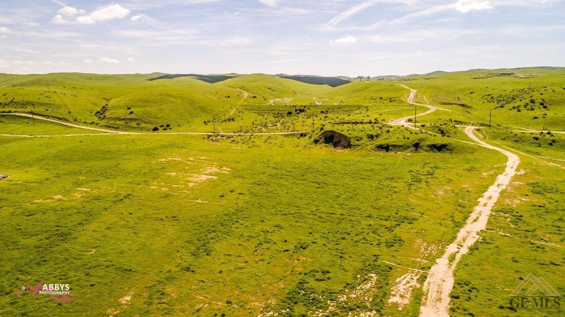 Property Photo: 13100 Oilfields Road CA 93308