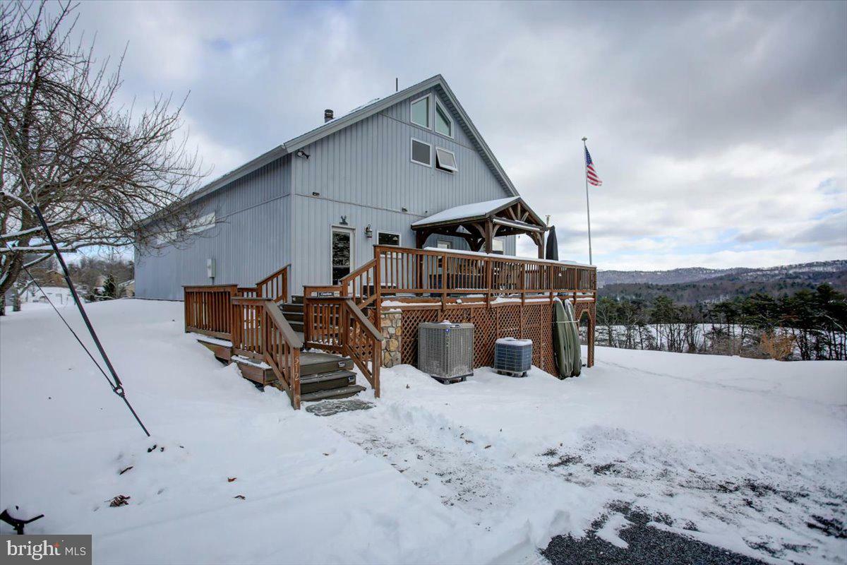 Property Photo:  512 Breezy Point Road  PA 17233 