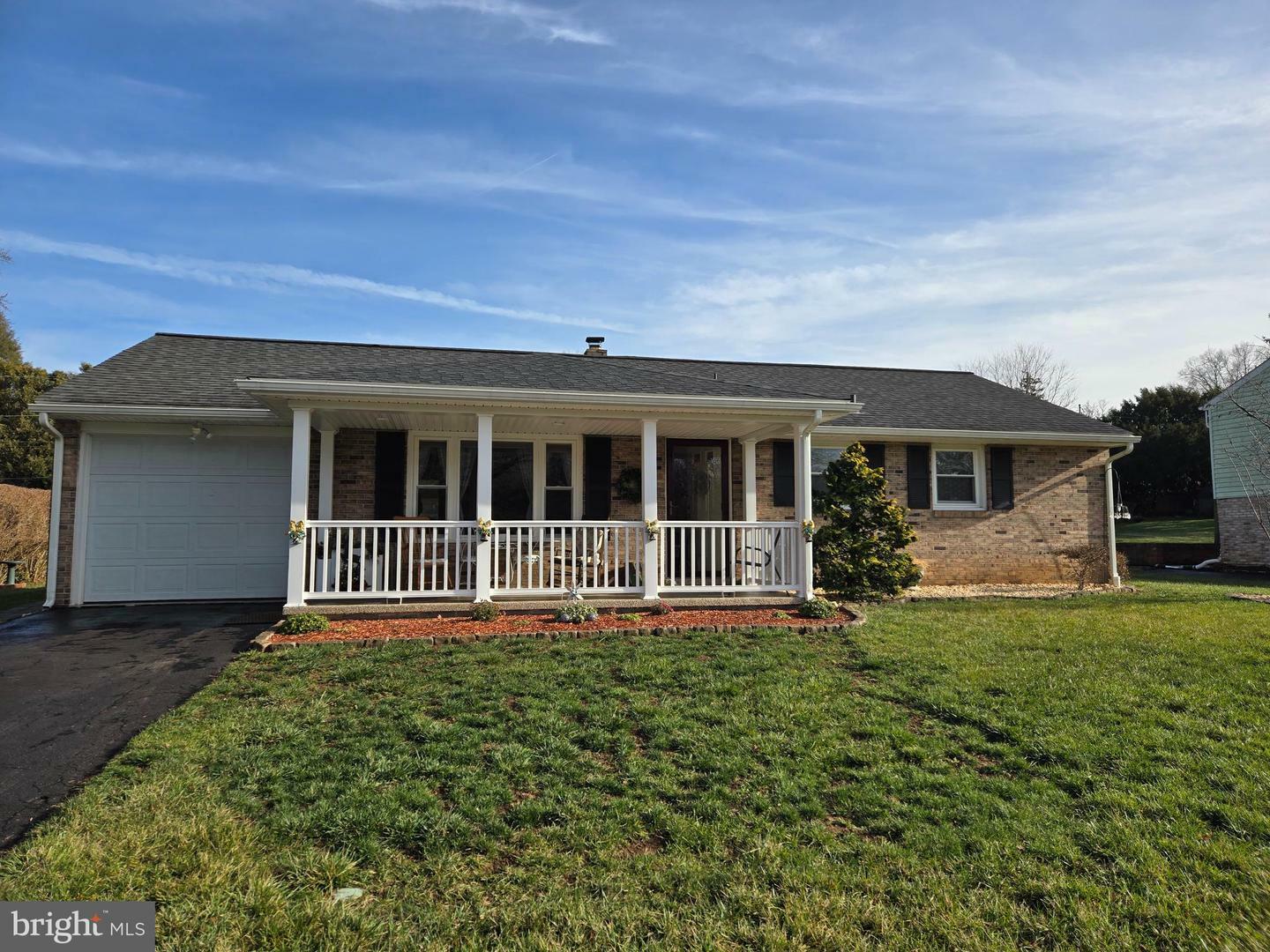 Property Photo:  125 Garden City Drive  PA 17602 