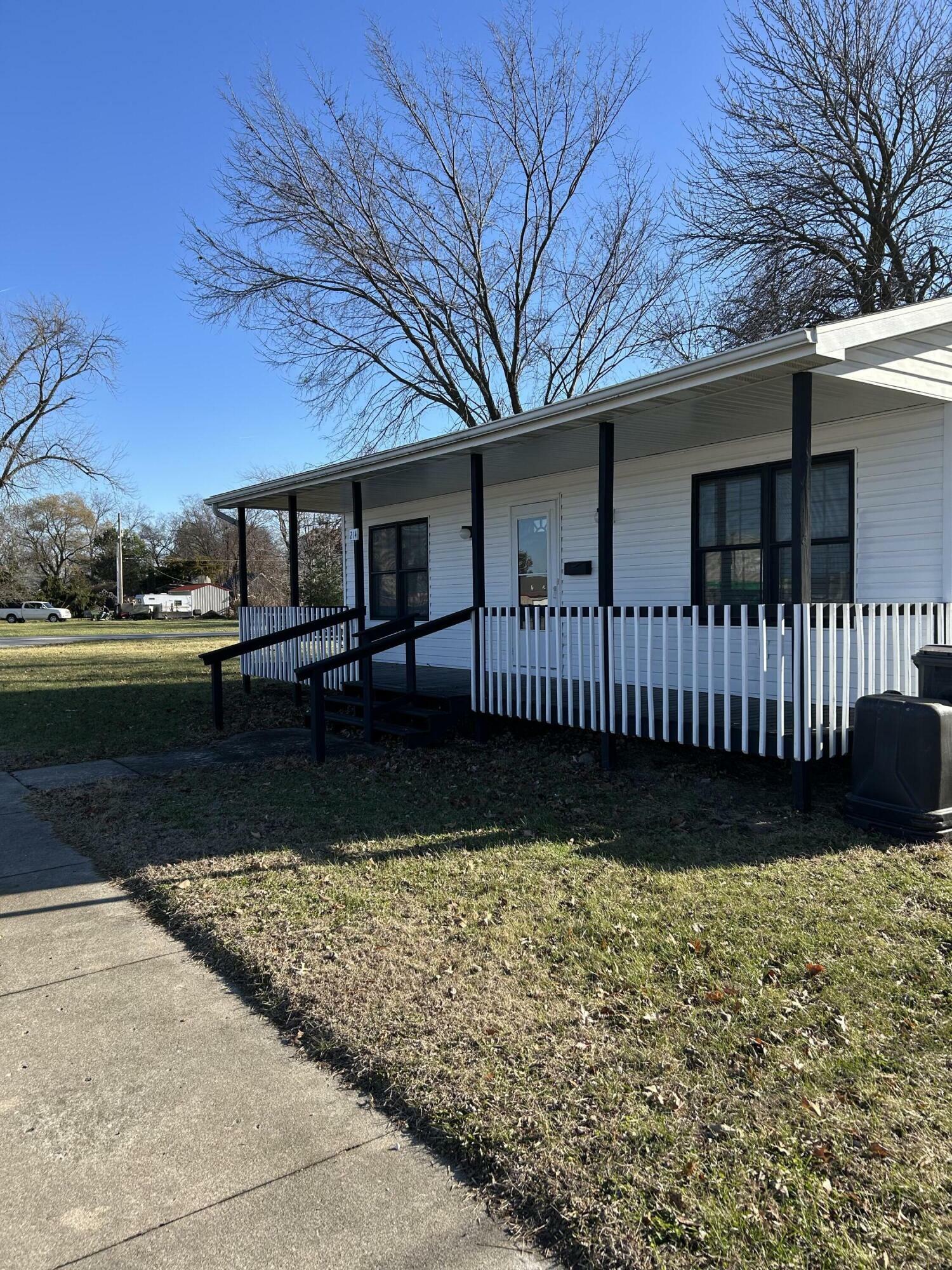 Property Photo:  214 E Singleton St  MO 65240 